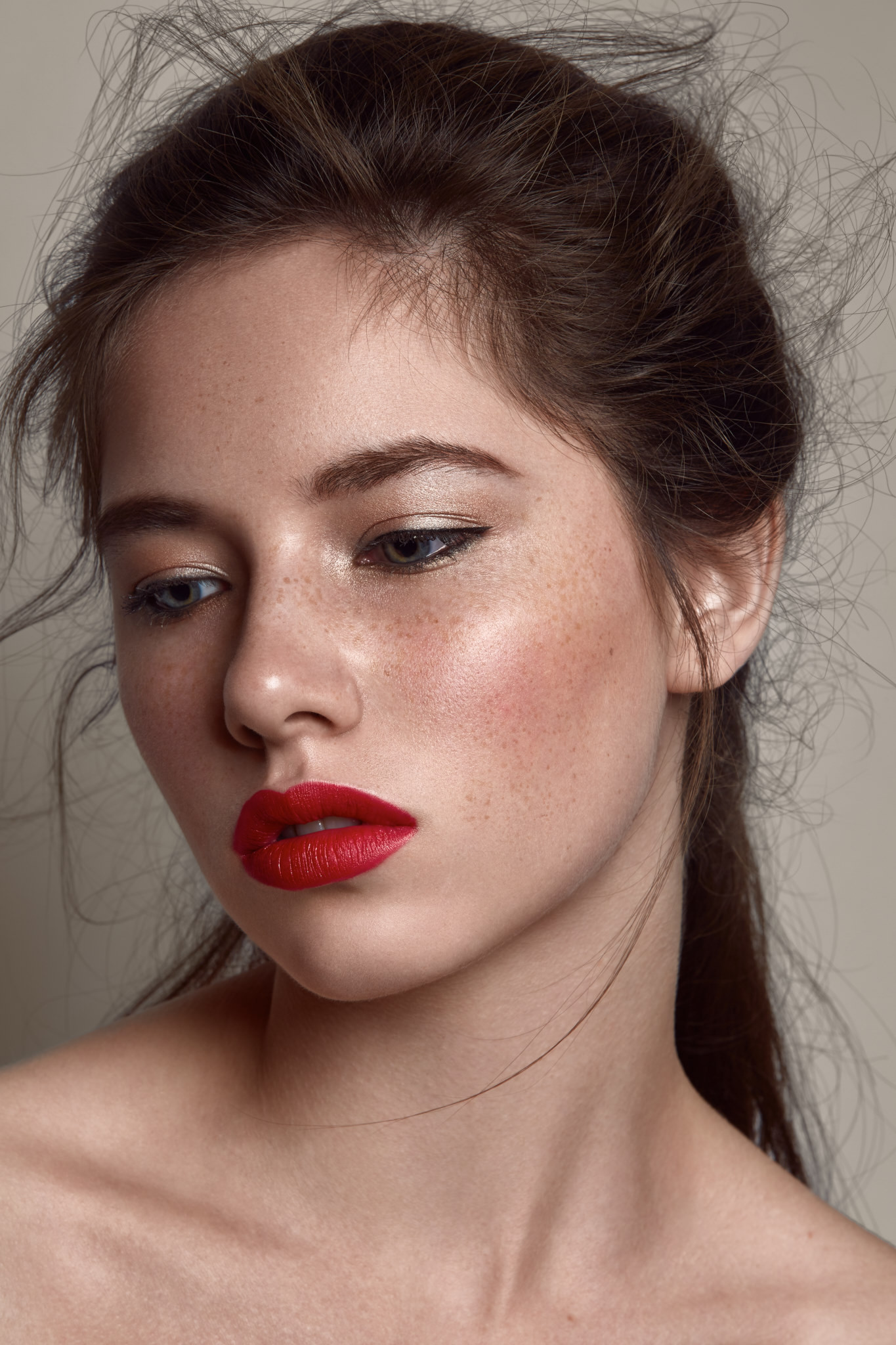 Boutique Retouching natural-makeup-nude-look-clean-red-lips-messy-hair-retouch-retouching-1 Blog  